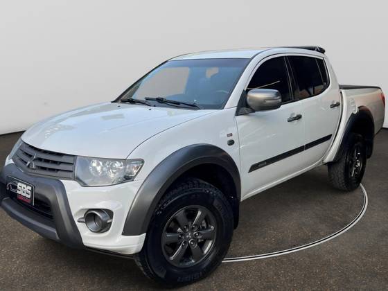 MITSUBISHI L200 OUTDOOR 3.2 4X4 CD 16V TURBO INTERCOOLER DIESEL 4P AUTOMÁTICO